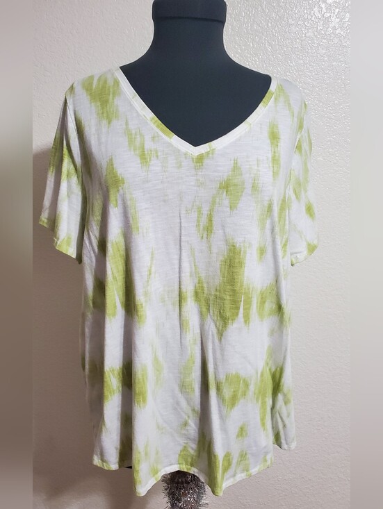 Sonoma Tops - **SALE** Women's V-Neck Tie-Dye Short Sleeve Top - Green